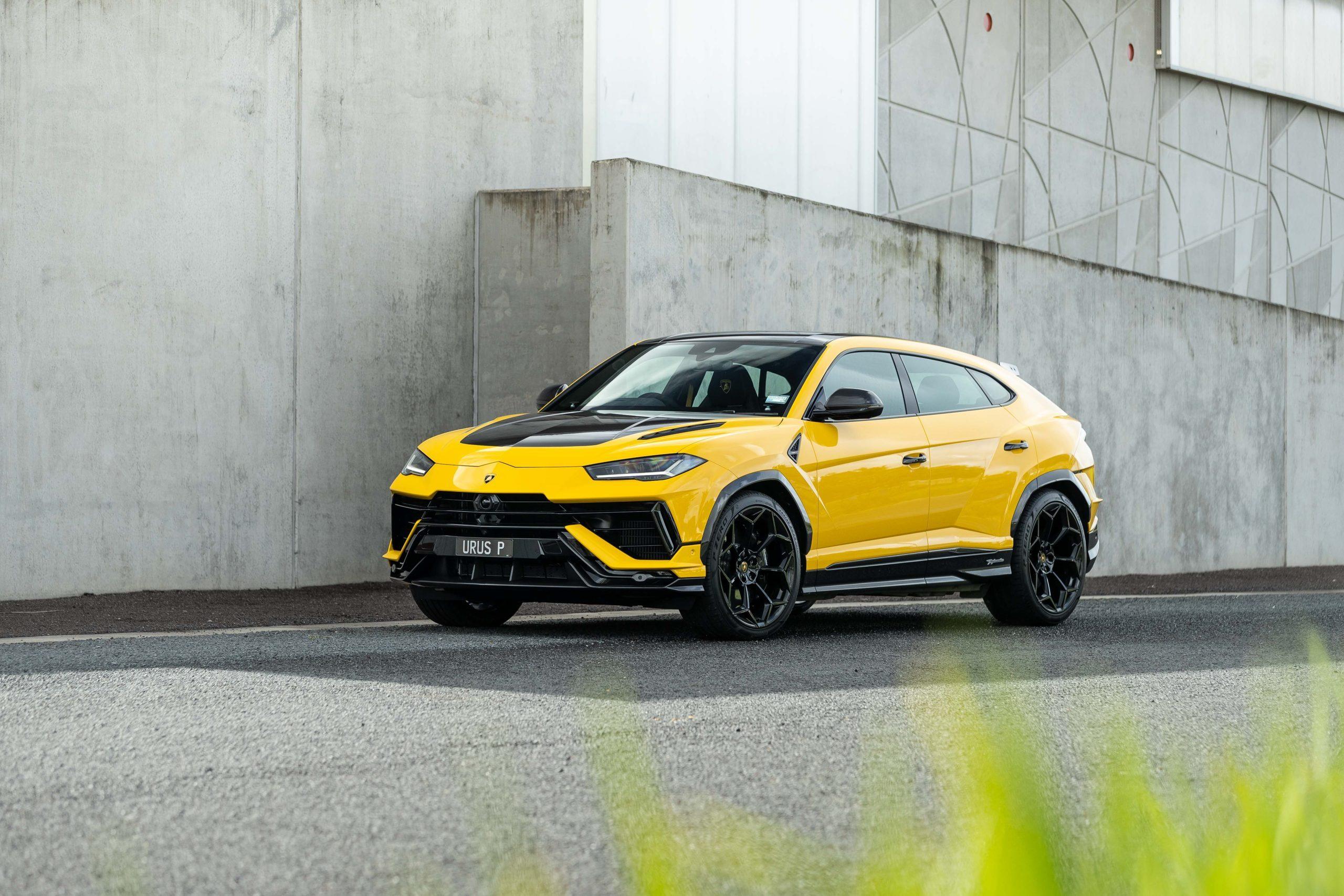 Lamborghini Urus с доставкой из Кореи, поставки авто из-за границы под ключ для дилеров и частных клиентов  